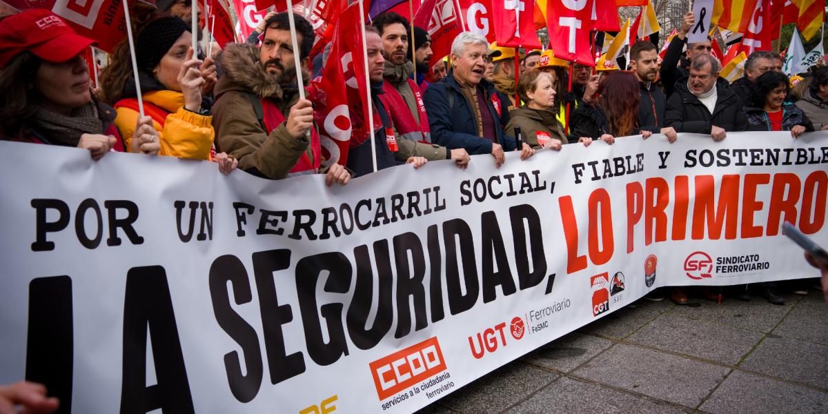 Concentración del sector Ferroviario de FSC-CCOO y el resto de organizaciones del ámbito por un ferrocarril seguro, fiable, sostenible y social