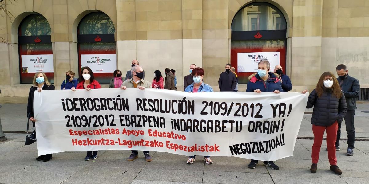 Concentracin 31 de marzo frente al Gobierno de Navarra