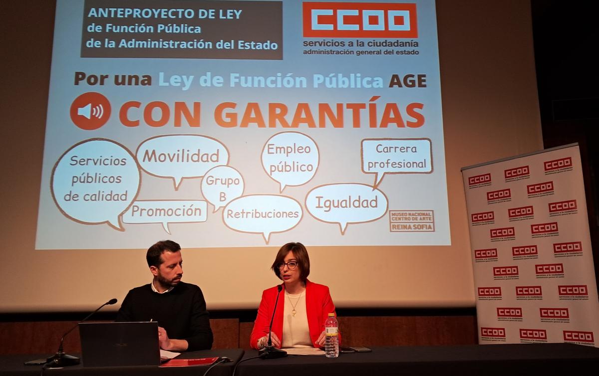 Eli Fernndez y Javi Martnez de CCOO han anunciado en rueda de prensa celebrada este lunes en el Museo Nacional Centro de Arte Reina Sofa que el sindicato emprender movilizaciones en la AGE